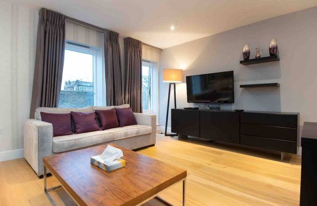New modern 2 bedrooms 2 bathrooms flat in Fulham