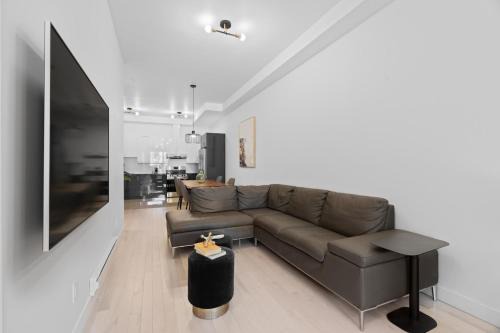 New Modern 2bdr Apartment in Little Italy Unit 202