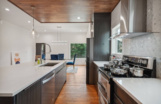 New Modern 4BR Smart Home Downtown Atlanta GWCC