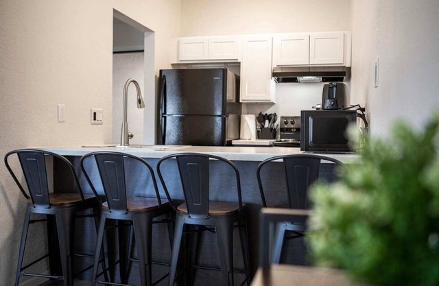 New Modern Apartment Near Ft. Huachuca (225)