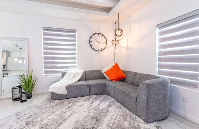 New & Modern apt-Close to Mall 2BR/2BA King Bed