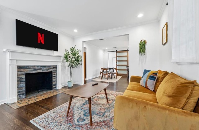 NEW! Modern Boho w/5BD/2BR Sleeps 10