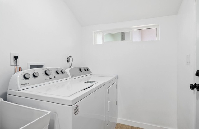New Modern, Central Home - 3 bedrooms