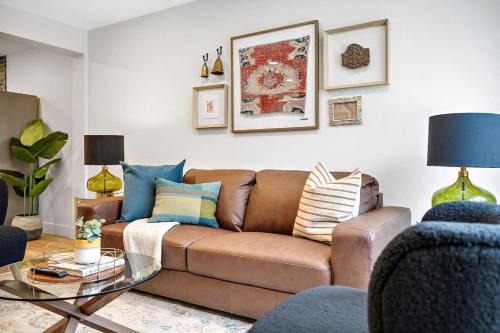 NEW Modern & Chic Denver Apartment