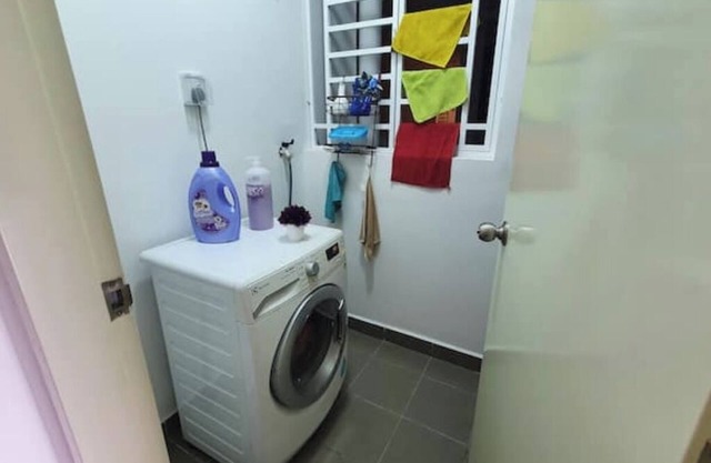 New modern condo (1) with pool @ Bangi