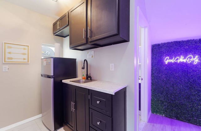 NEW Modern & Cozy 1-bed apartment minutes to NYC, Airport