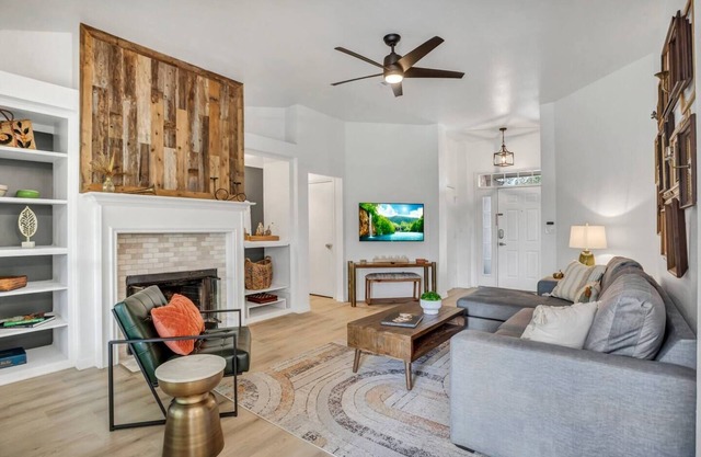 NEW! Modern & Cozy Home w/ Firepit
