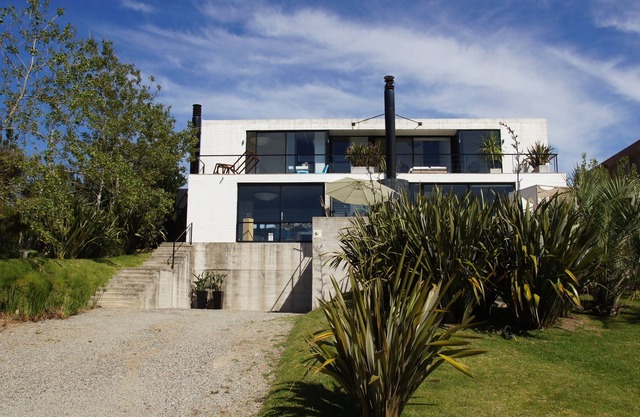 Nueva casa moderna con vistas al mar cerca de la playa