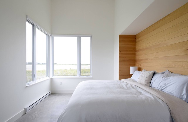 NEW! Modern light-filled cottage. Water views. Walking distance to Hirtle Beach.