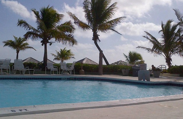New Modern, renovated Beachfront/Oceanview Studio-Coral Beach, Near Port Lucaya