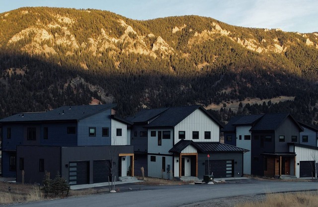 New Modern Residence w/ Hot Tub @ Aspects Big Sky