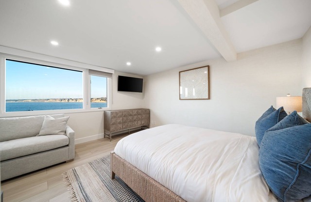 New - Modern Studio - Stunning Ocean View