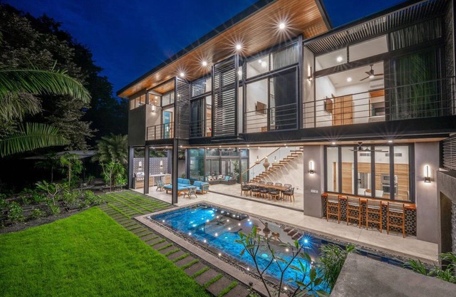 New Luxury Villa – Walk to Best Beach Entrance