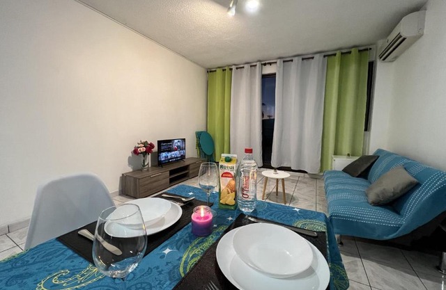 NEW My Lodge - Parking, AC, Netflix & Wifi