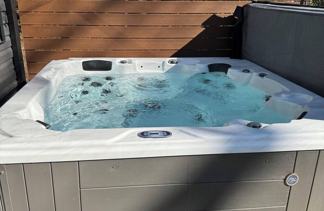 ⭐️NEW⭐️ Near Tryon Equestrian Luxury Getaway Hot Tub Game Room Landrum