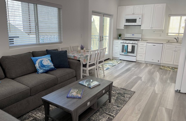 New ocean front duplex, walk to dining, shops & entertainment.