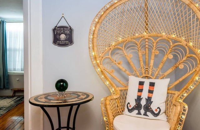 *Omi's Witch House|1Br|Hocus Pocus|Downtown Salem