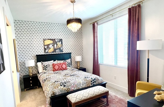 NEW! Only minutes to the Beach