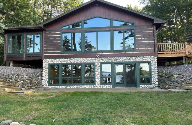 New!!! Overlook at Round Lake