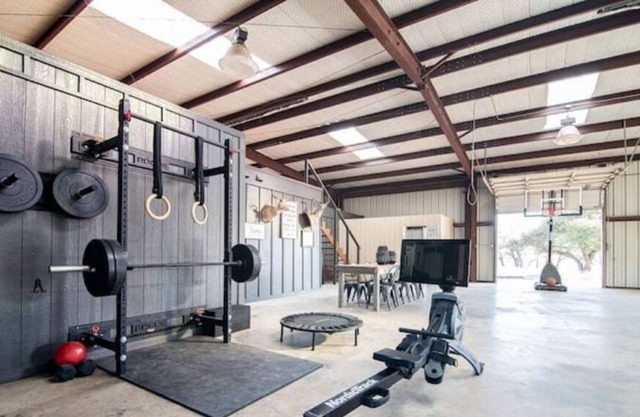 NEW!!! Peaceful, Healthy, Pet Friendly Farm-stay with Gym!