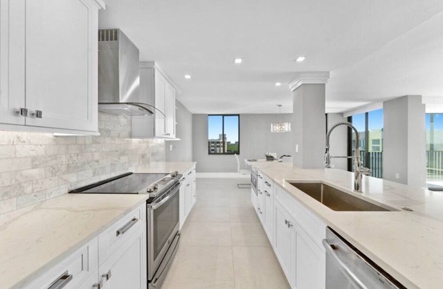 Nuevo condominio Penthouse en el piso 11 en Naples, Florida