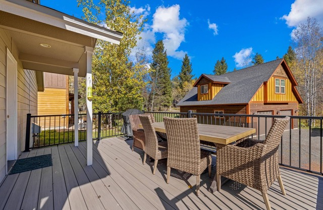 New! Pet friendly haven with outdoor space, parking, near trails