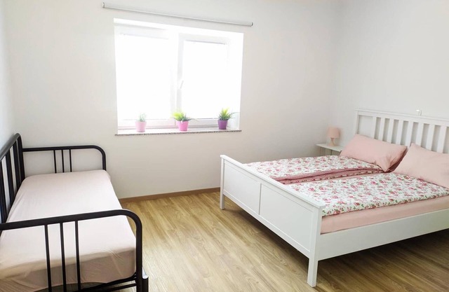 NUEVO lugar para familias / grupos 70 m2 + 40 m2 de terraza, aire acondicionado, wifi, a 10 km del centro