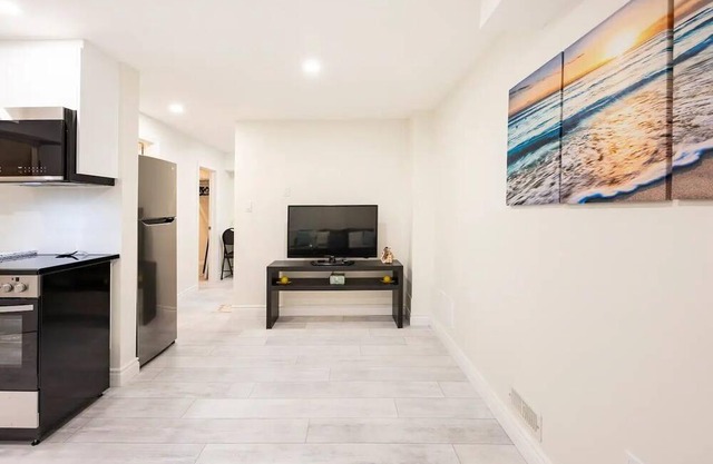 New Private & Clean Suite in Newmarket, ON