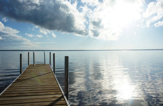 New Private Lakefront Cottage on Black Lake