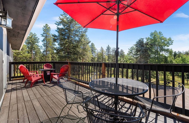 Private Mountain home in Conifer: Hot tub, game room, pet friendly