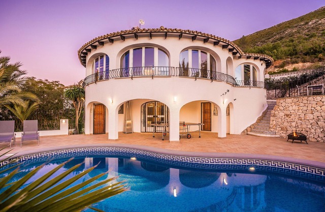 *New* - Private & Spacious for 8
