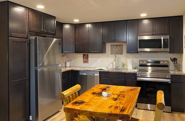 New! Quiet, Country apartment. Birchwood, Hayward, Rice Lake & the Blue Hills!