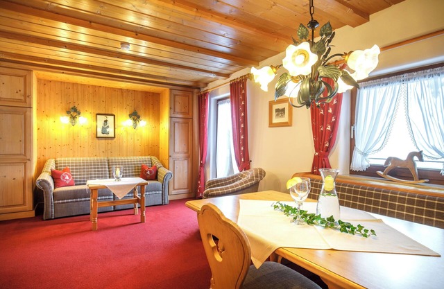 NEW - Rauschberg 50 to 60 sqm, balcony, kitchen, 1 bedroom, 1 living room, WLAN, 4 p.