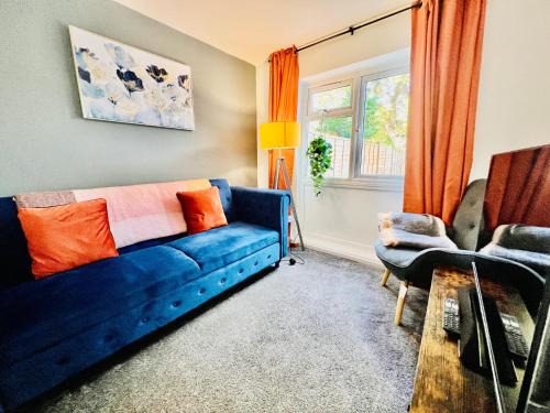 New! Refurbished 4 Bedroom House in the Heart of Basildon I Weekly or Monthly Stay Offer I Free Parking I Sleeps 7