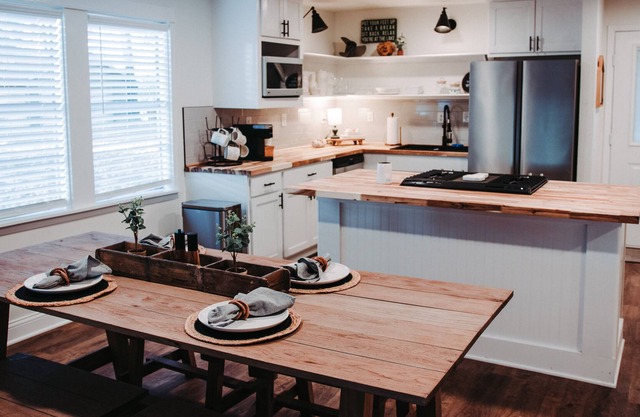 NEW! Remodeled Lonestar Lakefront 2 Hours From Dallas