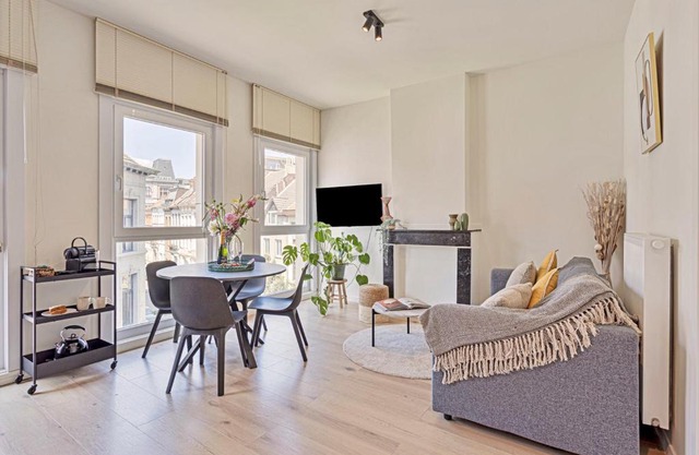 New renovated condo's @ trendy south