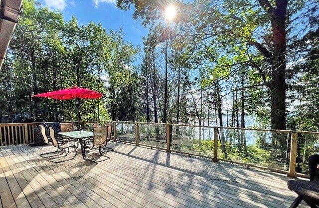 New Renovated Waterfront Cottage Orillia 1hr from GTA -Summer 2023 Availability!