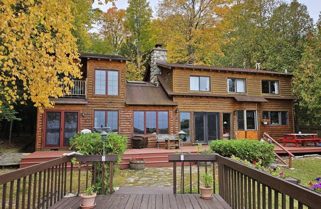 NEW RENTAL ON TORCH LAKE - 30 Day rental