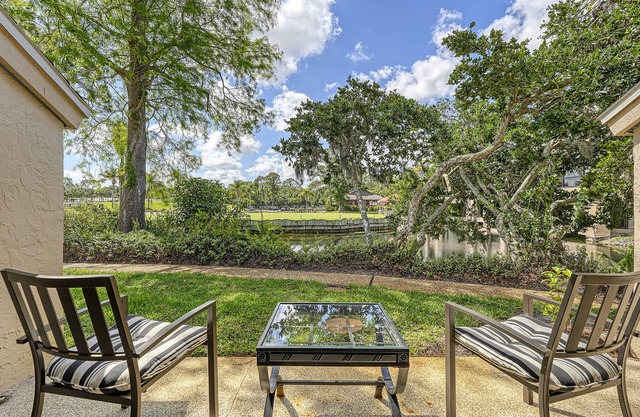 NEW! Restful condo Pond & Golf Views The Meadows