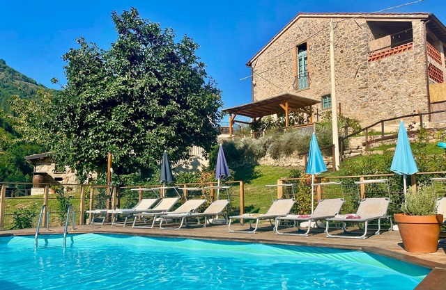 Granja restaurada,piscina privada,piscina de inmersión, ¡río!A pie de pizzería.