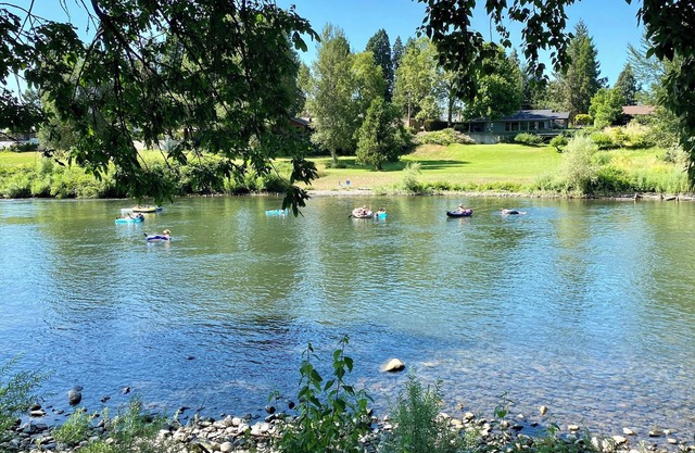 New Riverfront Retreat Home on 1 Acre - WiFi, A/C, Covered Deck and Spa