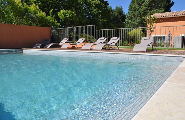 NEW ROUSSILLON: Seasonal Rental Garance