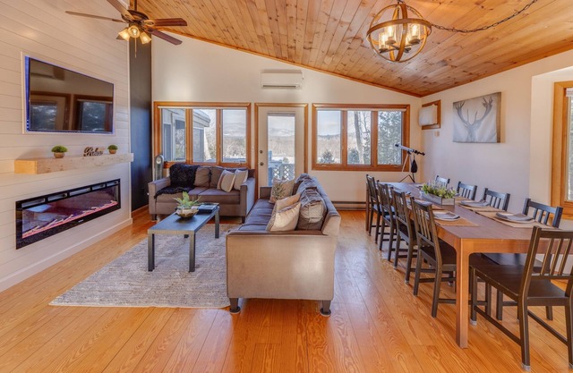 NEW! Scenic White Mountains Retreat