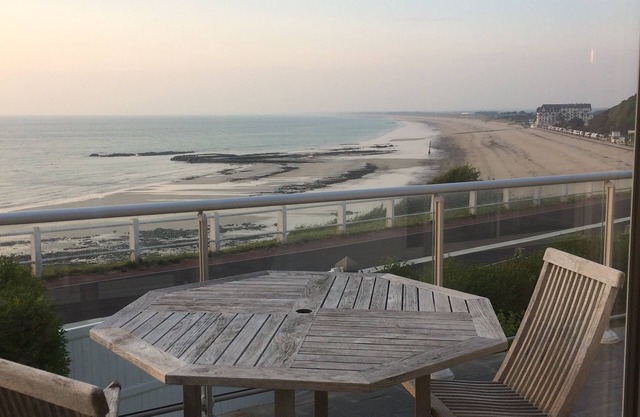 NUEVO paseo marítimo cerca de la playa, jardín dior y cerca de granville
