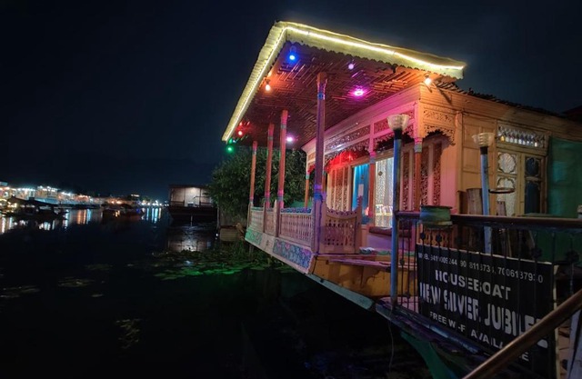 New Silver Jubilee Heritage Group Of Houseboats