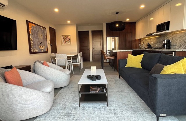 New! Slick designer apARTtment with bay views.