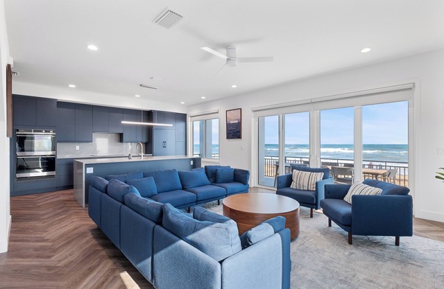 New Smyrna Modern Beach House 5 bed 3 bath Pool Ocean front, Pool