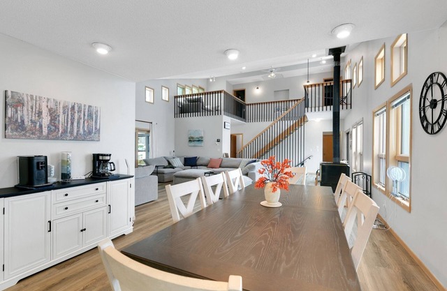 NEW! Spacious 10-BR Leech Lake Retreat w/ Game Room