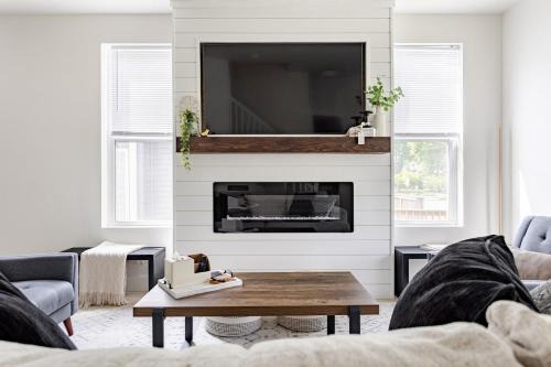 New spacious 5bedroom 4ba near Butler and Broad Ripple