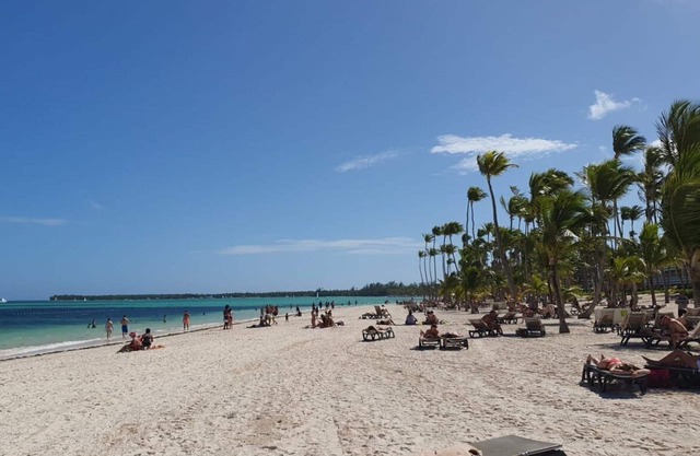 New! Spacious Beachside 4BR Pool & Garden View